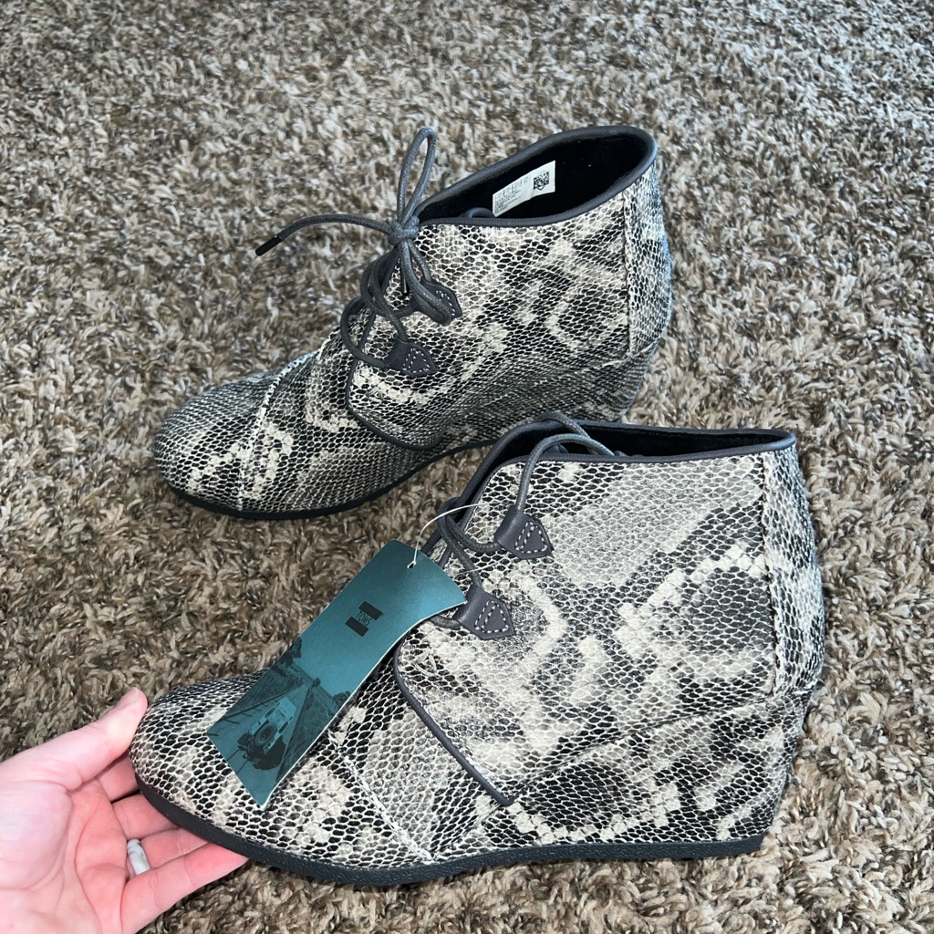 New Toms Grey Animal Print Wedge Booties Size 11